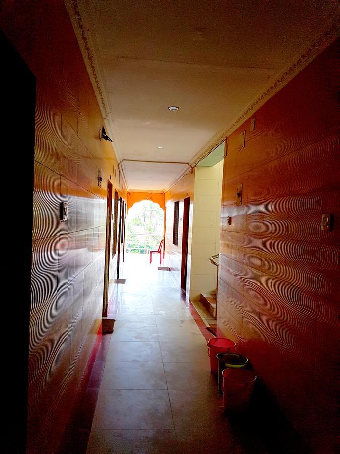 Hotel Swarg Puri Exterior photo